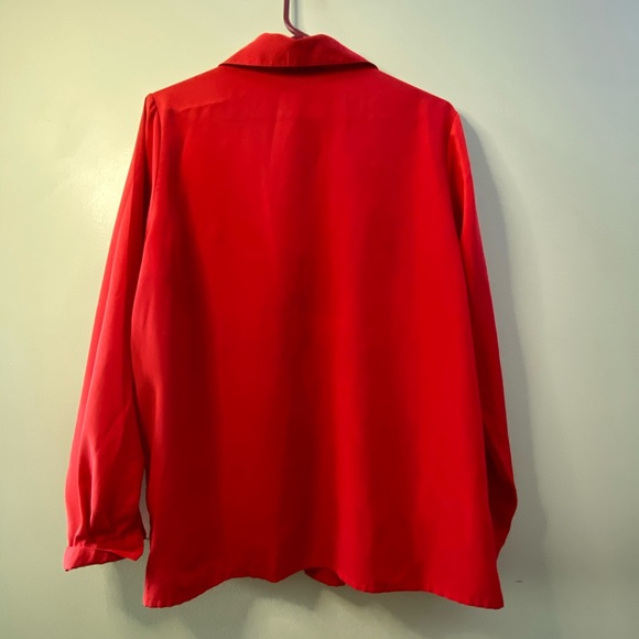 Red blouse - Picture 4 of 4